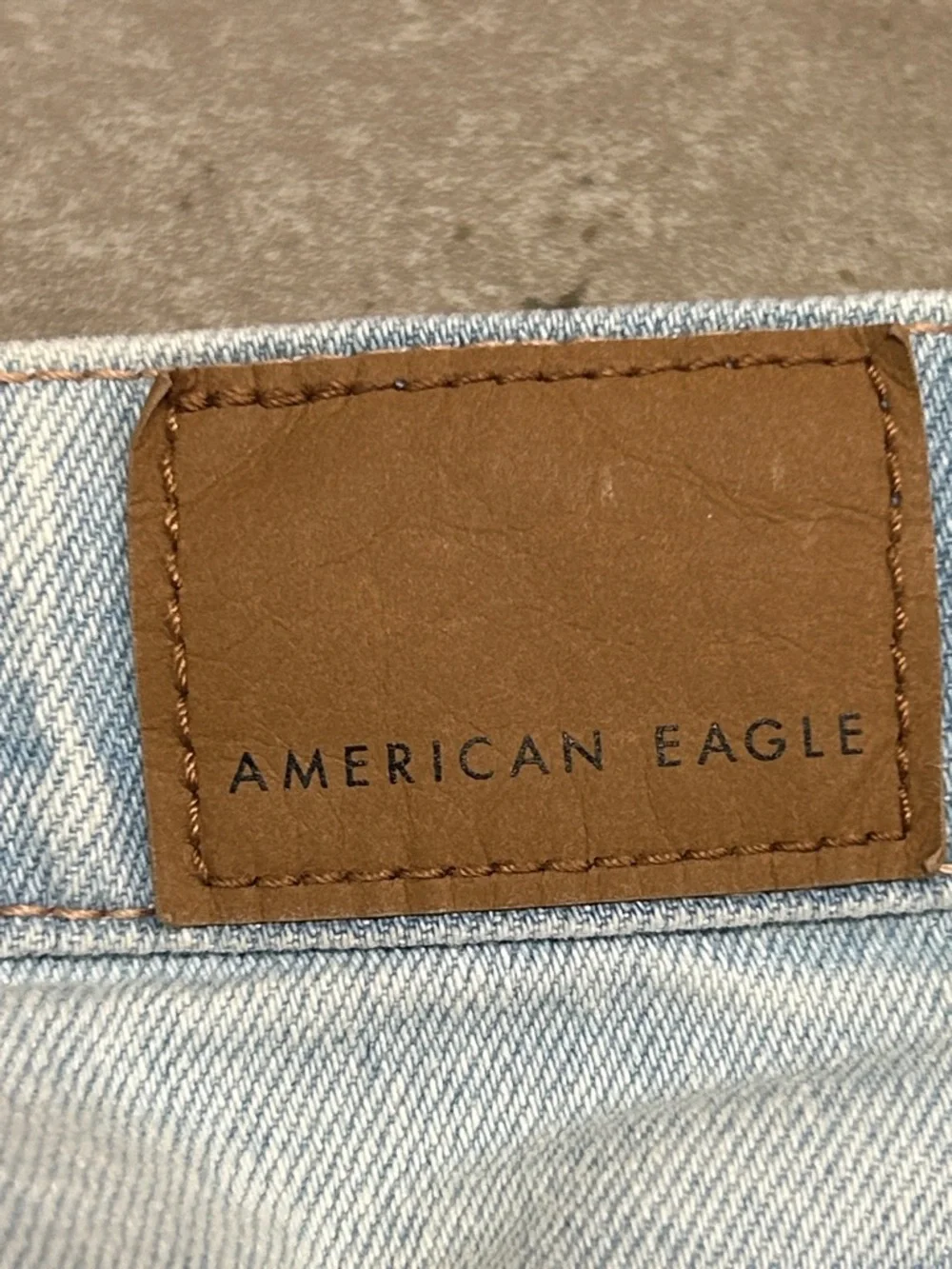 American Eagle Light Wash Highest Rise Baggy  Straight Jeans - Picture 2 of 8